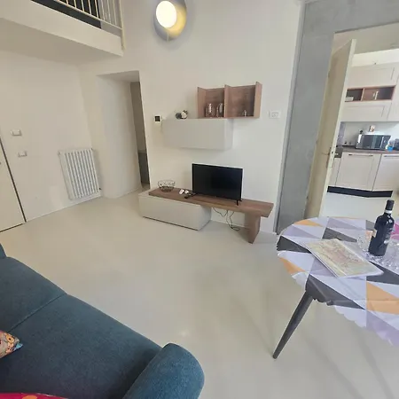Fabroniana Elegant Apartment